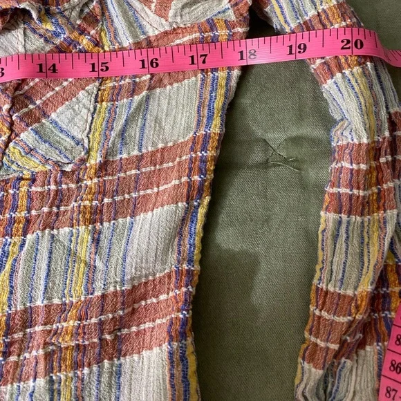 We The Free blouse shirt long sleeve button down front waist pleats Sz S I -05 - Picture 3 of 8